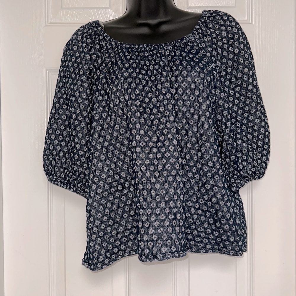 Universal Thread Top - Picture 1 of 6